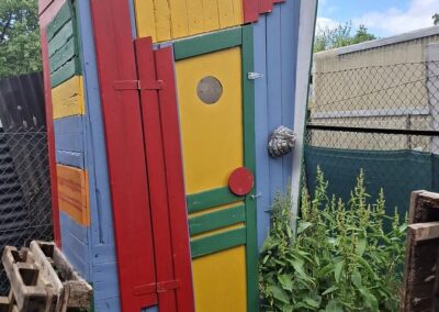 Bunte Hütte im KuckuckGarten